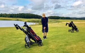 Hybrid golf bags features and benefits?
